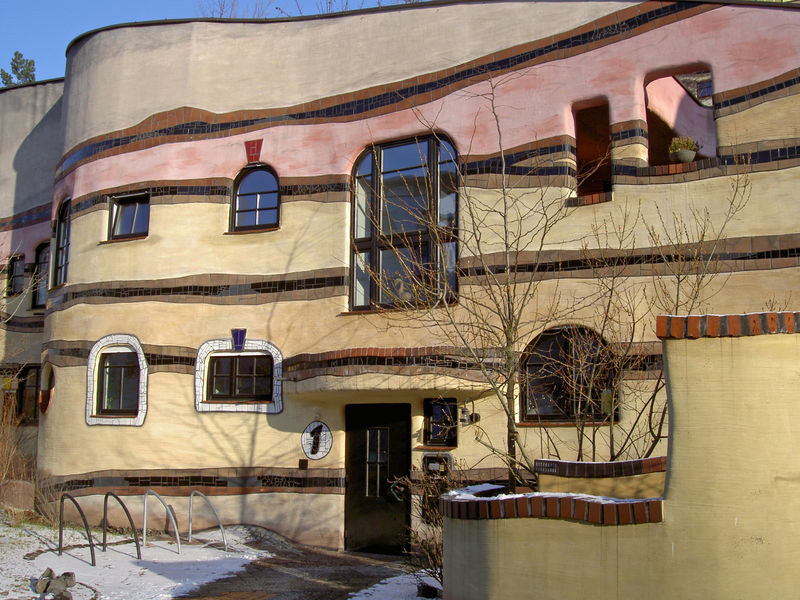 Жилой комплекс «Лесная спираль», Дармштадт, Германия (Waldspirale, Darmstadt, Germany) 1998—2000. Friedensreich Hundertwasser. Фриденсрайх Хундертвассер