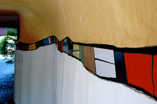 Жилой комплекс «Лесная спираль», Дармштадт, Германия (Waldspirale, Darmstadt, Germany) 1998—2000. Friedensreich Hundertwasser. Фриденсрайх Хундертвассер