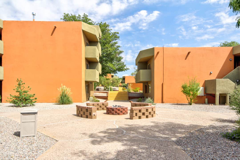 Citadel Apartments, Albuquerque, New Mexico, USA. Architect: Antoine Predock. Альбукерк (шт. Нью-Мексико). Архитектор Антуан Прэдок